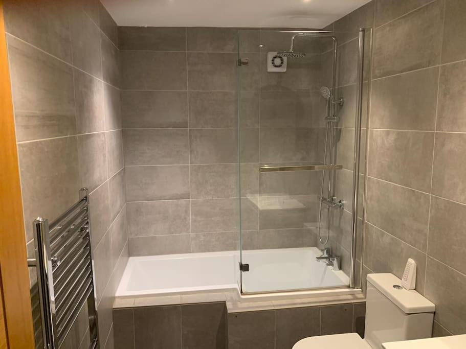 Fantastic Large 2 X Bedroom Flat, Free Parking Sale Ngoại thất bức ảnh