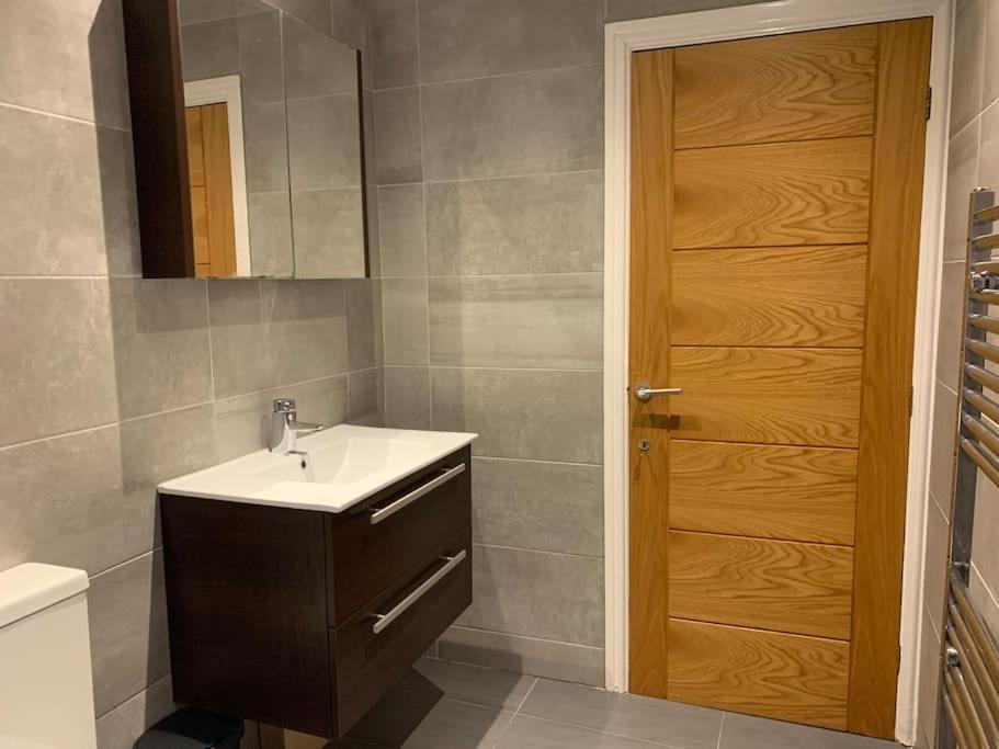 Fantastic Large 2 X Bedroom Flat, Free Parking Sale Ngoại thất bức ảnh
