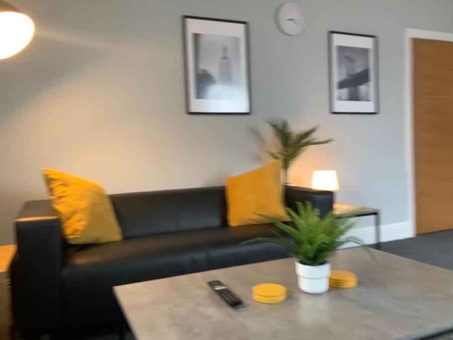 Fantastic Large 2 X Bedroom Flat, Free Parking Sale Ngoại thất bức ảnh